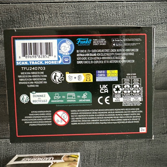 Funko Pop Leatherface HOT TOPIC SCARE FAIR 1673 & 1150 Texas Chainsaw Massacre - Picture 5 of 9